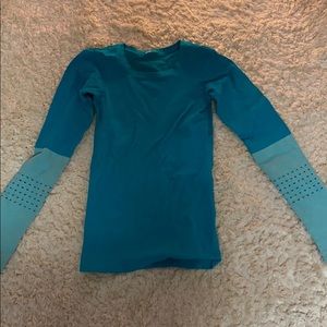 Active tight long sleeve with breathable fabric!